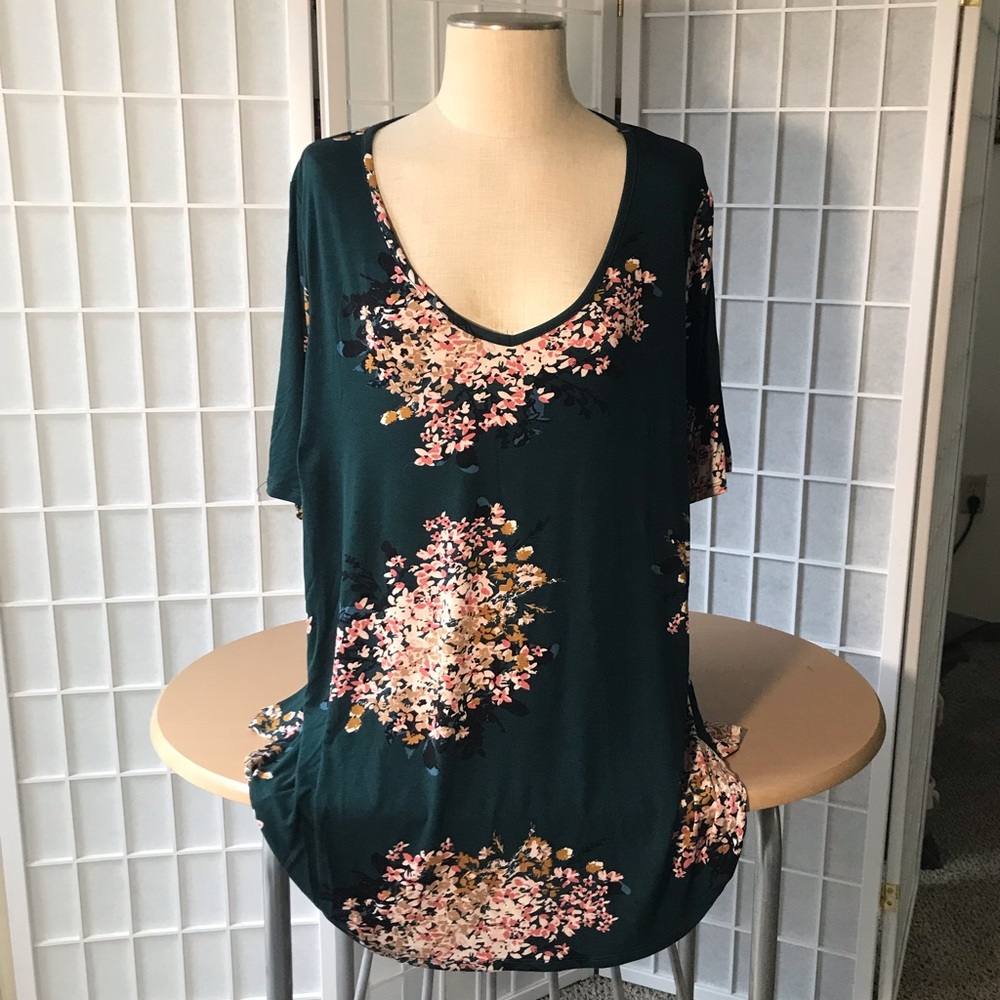 New with tags, Maurices super soft dark green tee